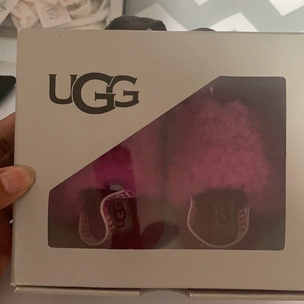 Infant Ugg fluff yeah size 2
